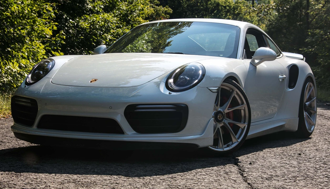 2017 Porsche 991 Turbo - Image 5 of 6