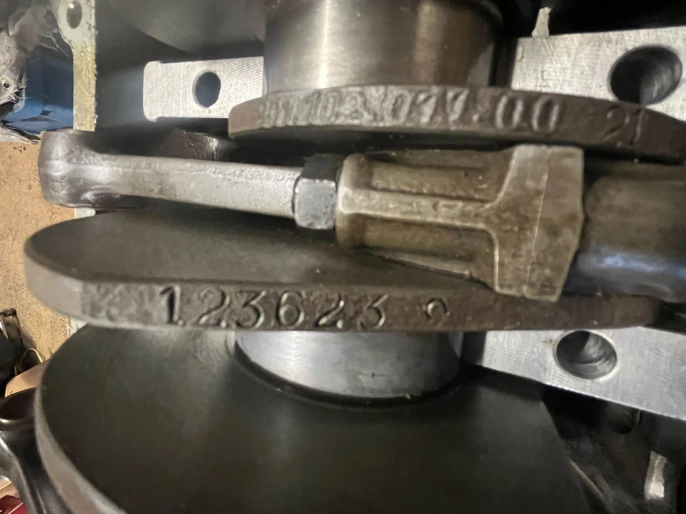 Parts & Memorabilia Engines - Image 26 of 31