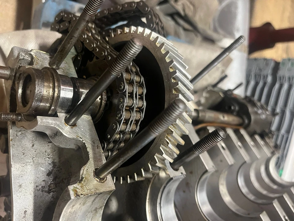 Parts & Memorabilia Engines - Image 13 of 31
