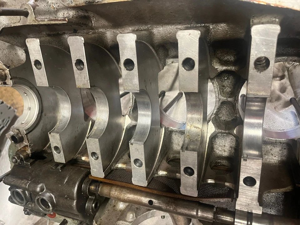Parts & Memorabilia Engines - Image 16 of 31