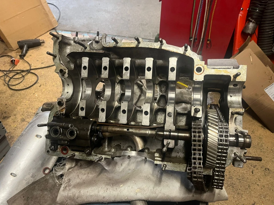 Parts & Memorabilia Engines - Image 18 of 31