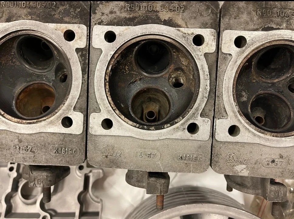 Parts & Memorabilia Engines - Image 20 of 31