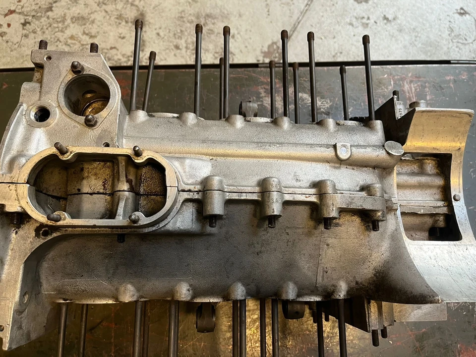 Parts & Memorabilia Engines - Image 21 of 31