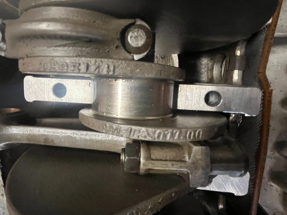 Parts & Memorabilia Engines - Image 25 of 31