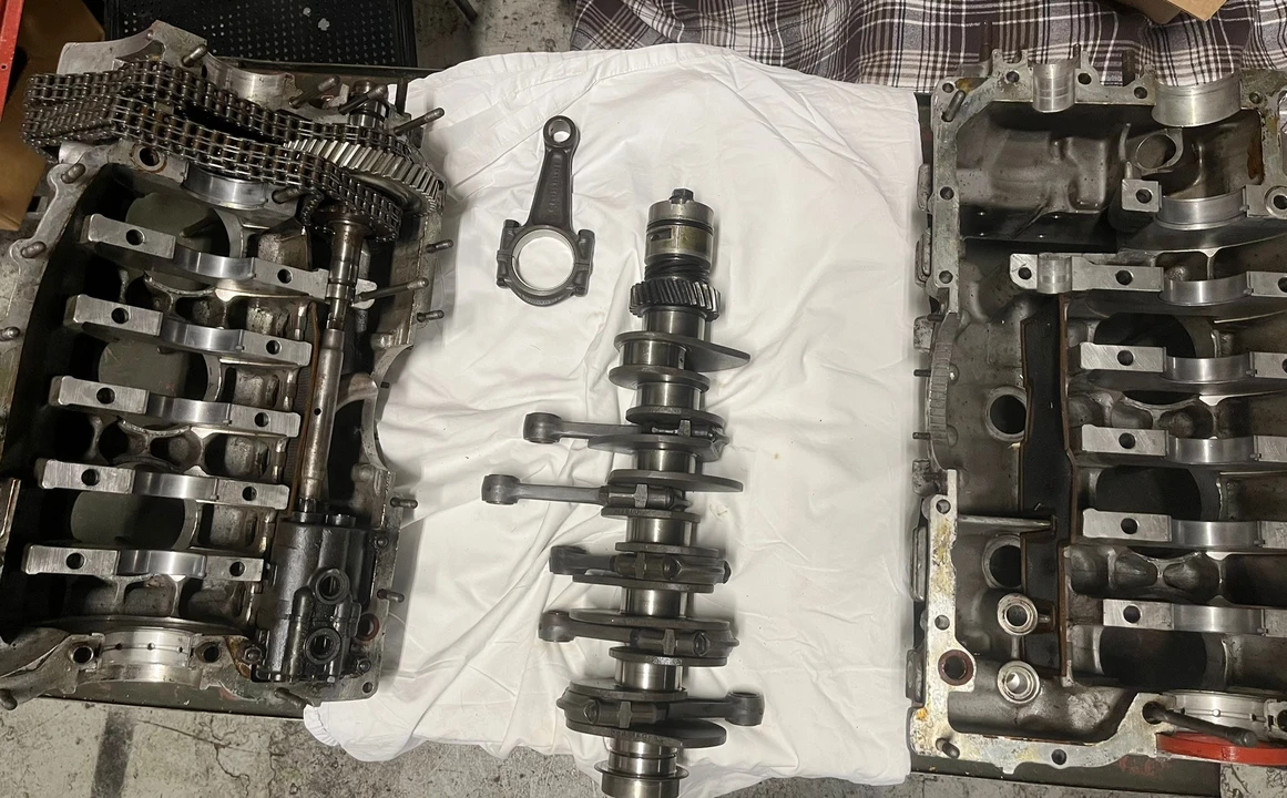 Parts & Memorabilia Engines - Image 31 of 31