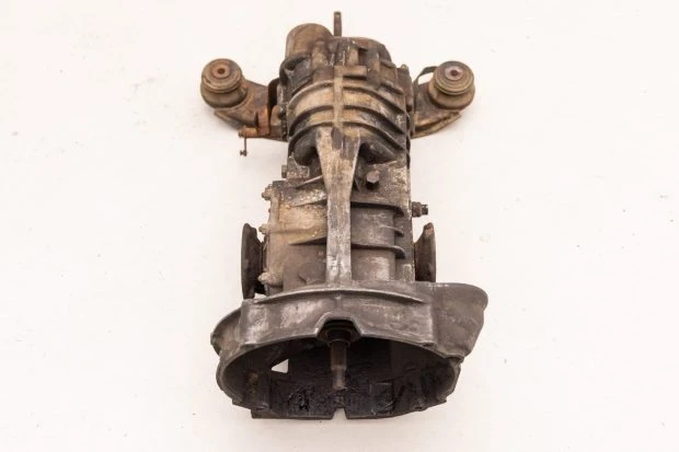 Parts & Memorabilia Gearboxes - Image 2 of 3