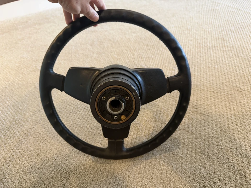 Porsche 944 - Image 18 of 21
