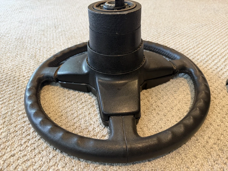 Porsche 944 - Image 6 of 21