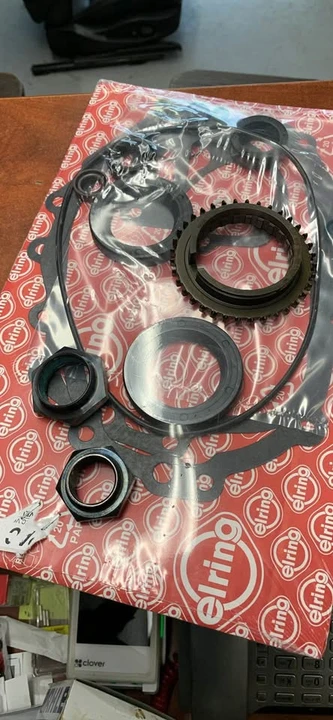 Parts & Memorabilia Gearboxes - Image 4 of 4