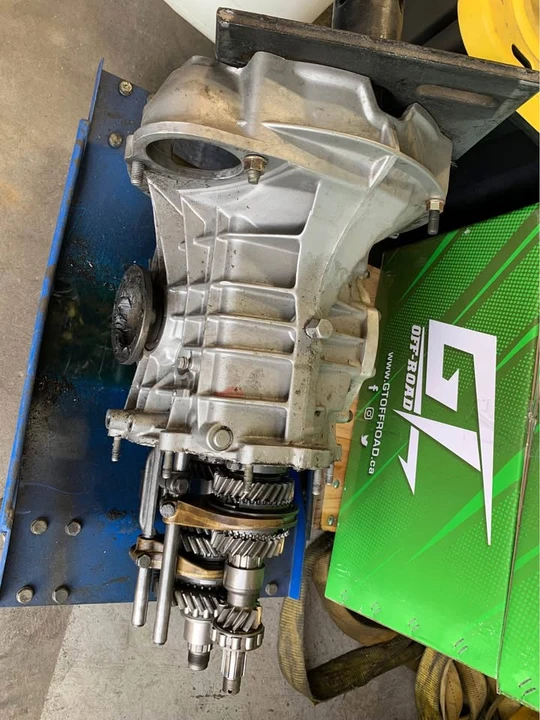 Parts & Memorabilia Gearboxes - Image 2 of 4
