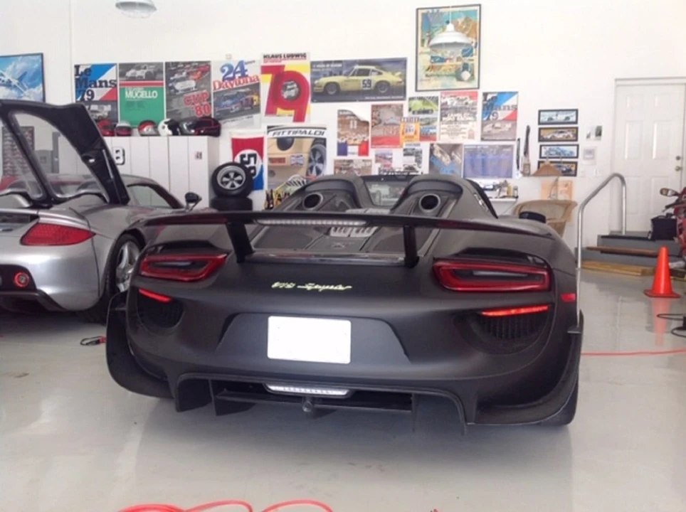 2015 Porsche 918 Spyder - Image 2 of 9