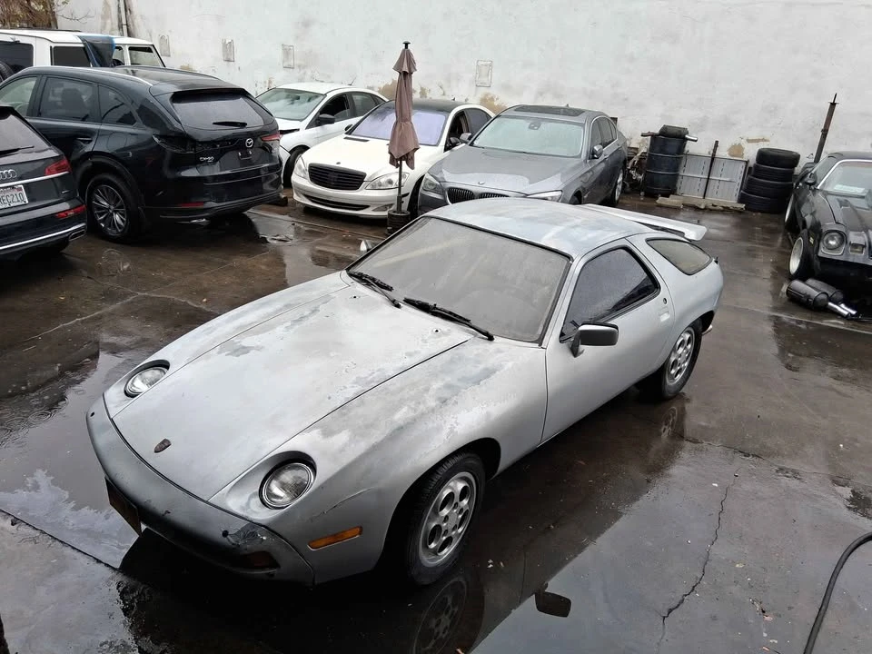 1979 Porsche 928 - Image 2 of 10