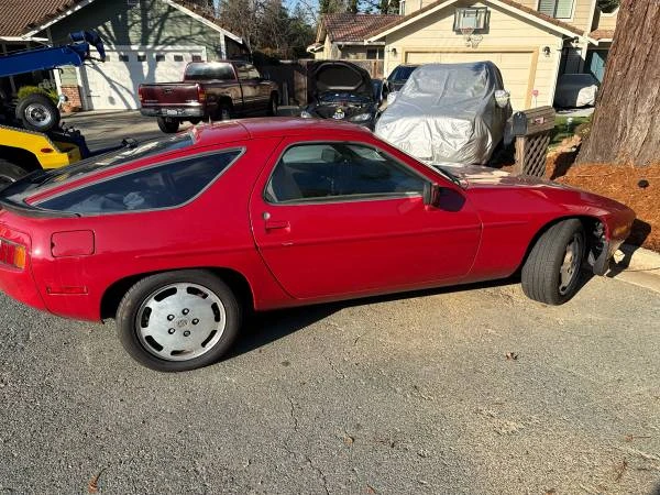 1984 Porsche 928 - Image 2 of 6
