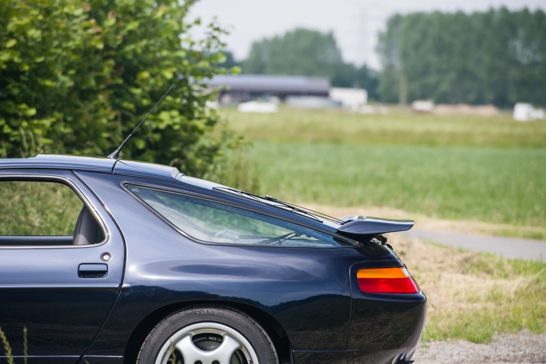 Porsche 928 GTS - Image 6 of 31