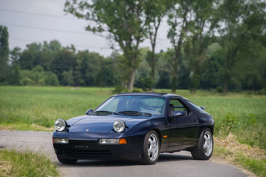 Porsche 928 GTS - Image 22 of 31