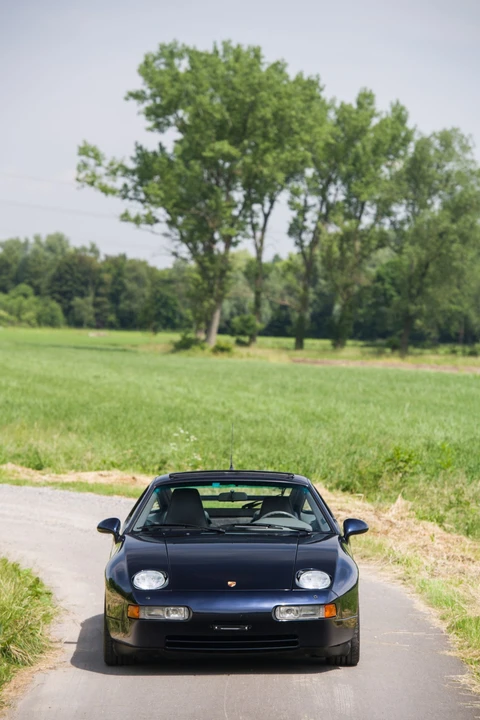 Porsche 928 GTS - Image 27 of 31