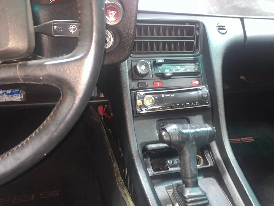 1984 Porsche 928 S - Image 18 of 23
