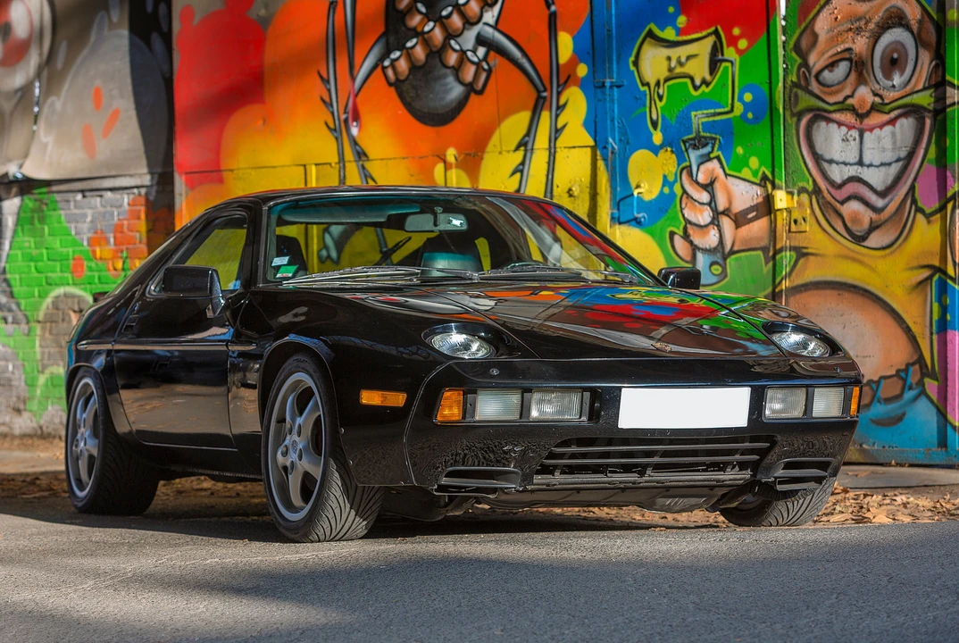 Porsche 928 S - Image 3 of 28