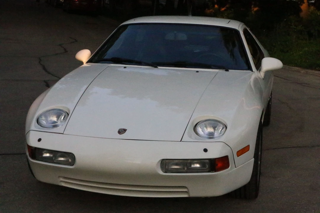 1990 Porsche 928 S4 - Image 14 of 31