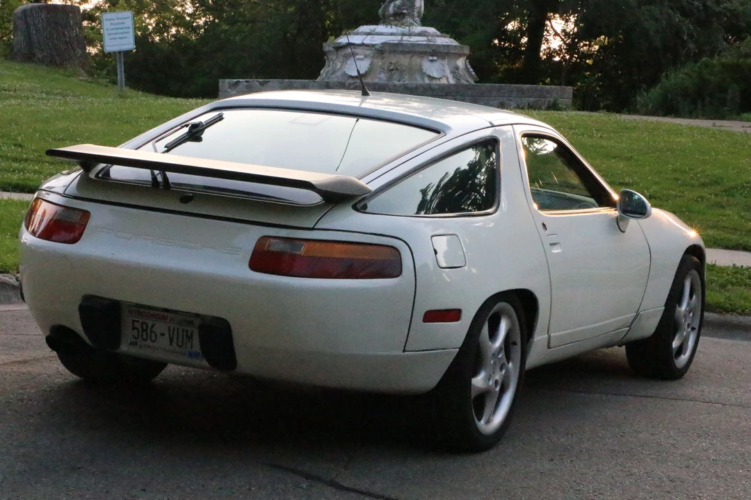 1990 Porsche 928 S4 - Image 16 of 31