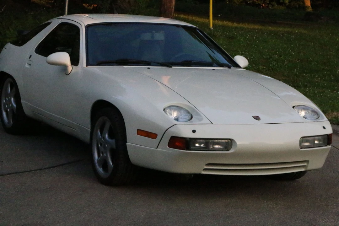 1990 Porsche 928 S4 - Image 15 of 31