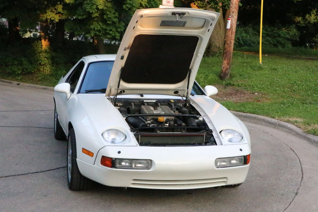 1990 Porsche 928 S4 - Image 7 of 31