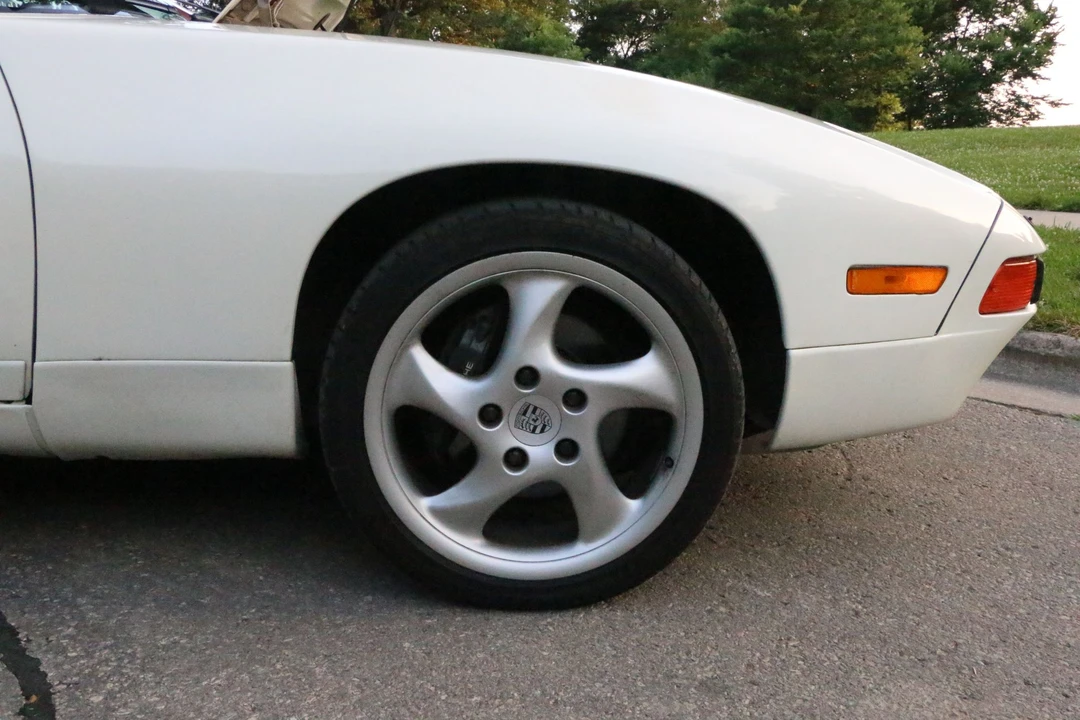 1990 Porsche 928 S4 - Image 20 of 31