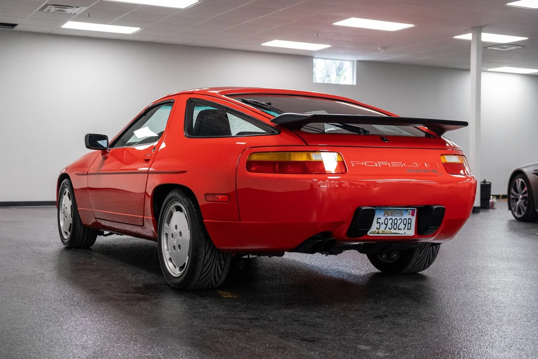 1987 Porsche 928 S4 - Image 8 of 31