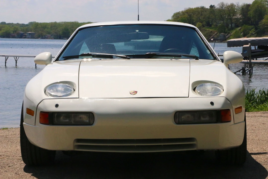 1990 Porsche 928 S4 - Image 17 of 31
