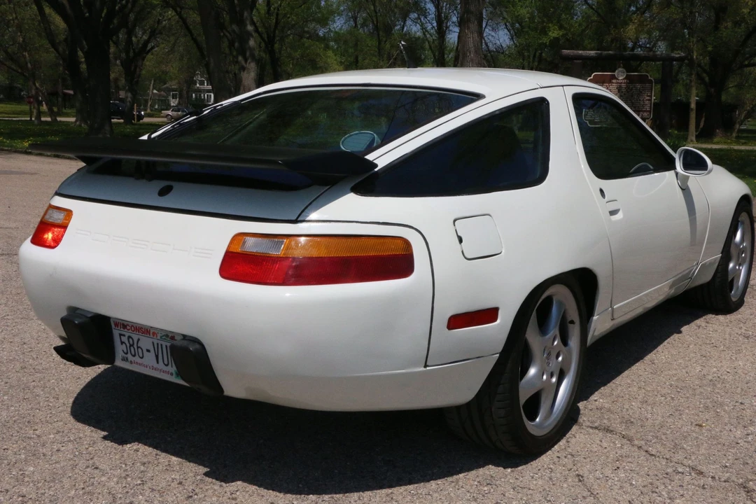 1990 Porsche 928 S4 - Image 14 of 31