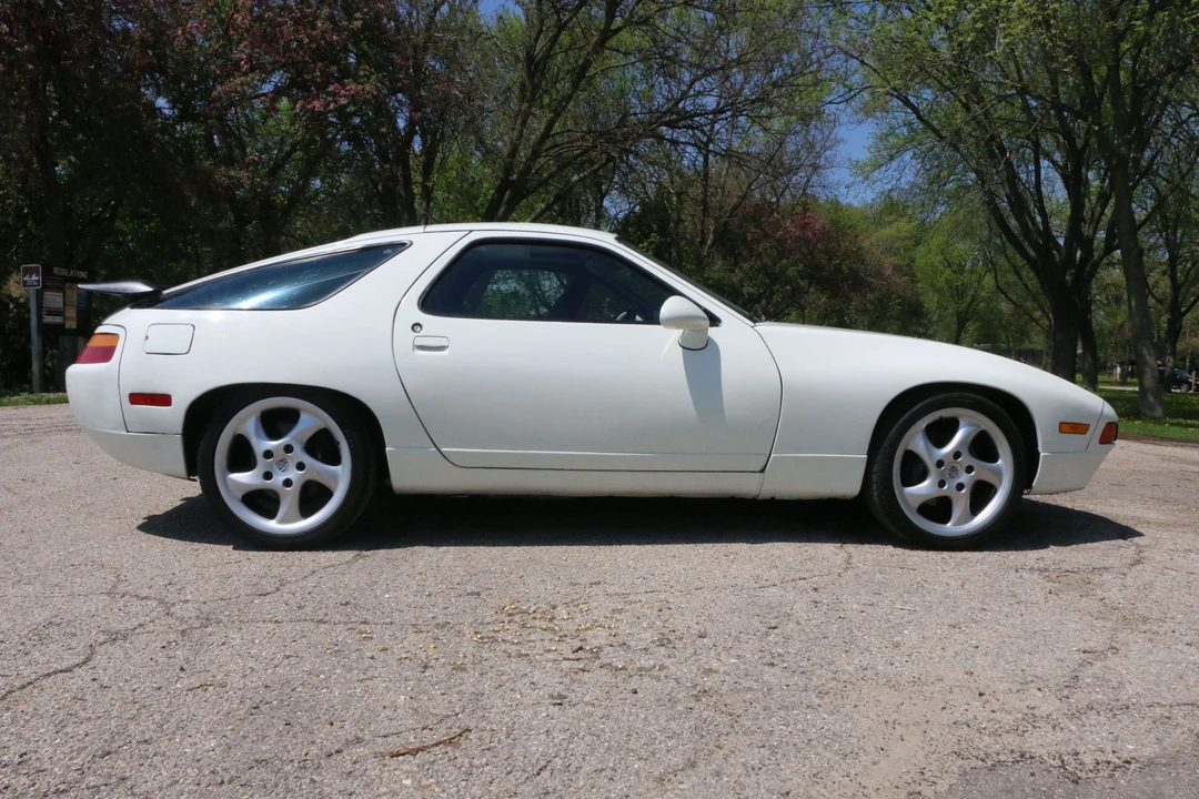 1990 Porsche 928 S4 - Image 27 of 31