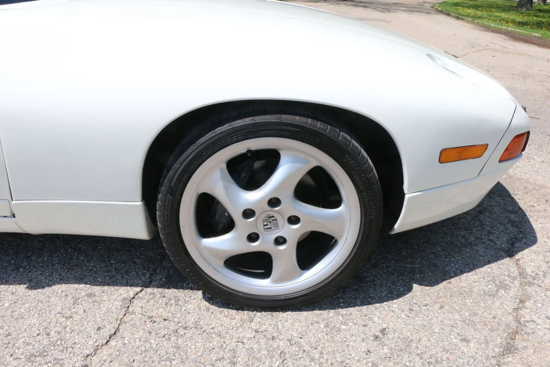 1990 Porsche 928 S4 - Image 15 of 31