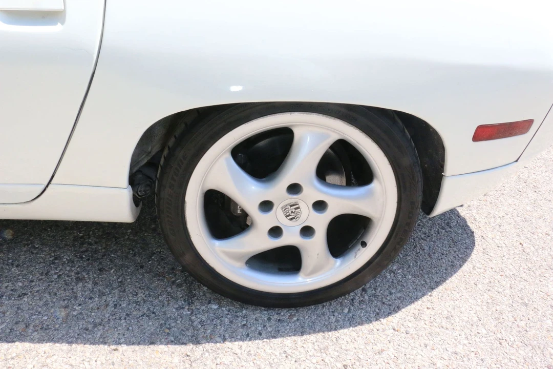 1990 Porsche 928 S4 - Image 8 of 31