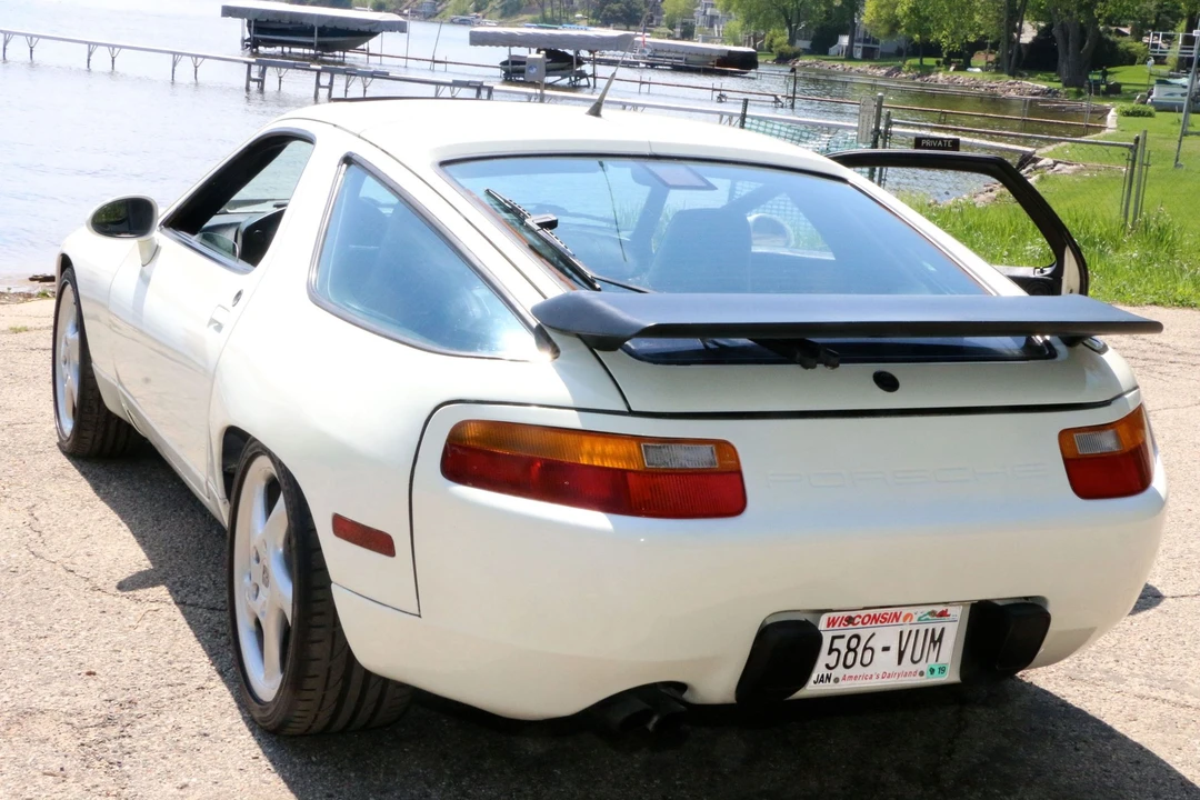 1990 Porsche 928 S4 - Image 18 of 31