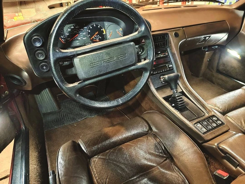 1982 Porsche 928 - Image 9 of 12