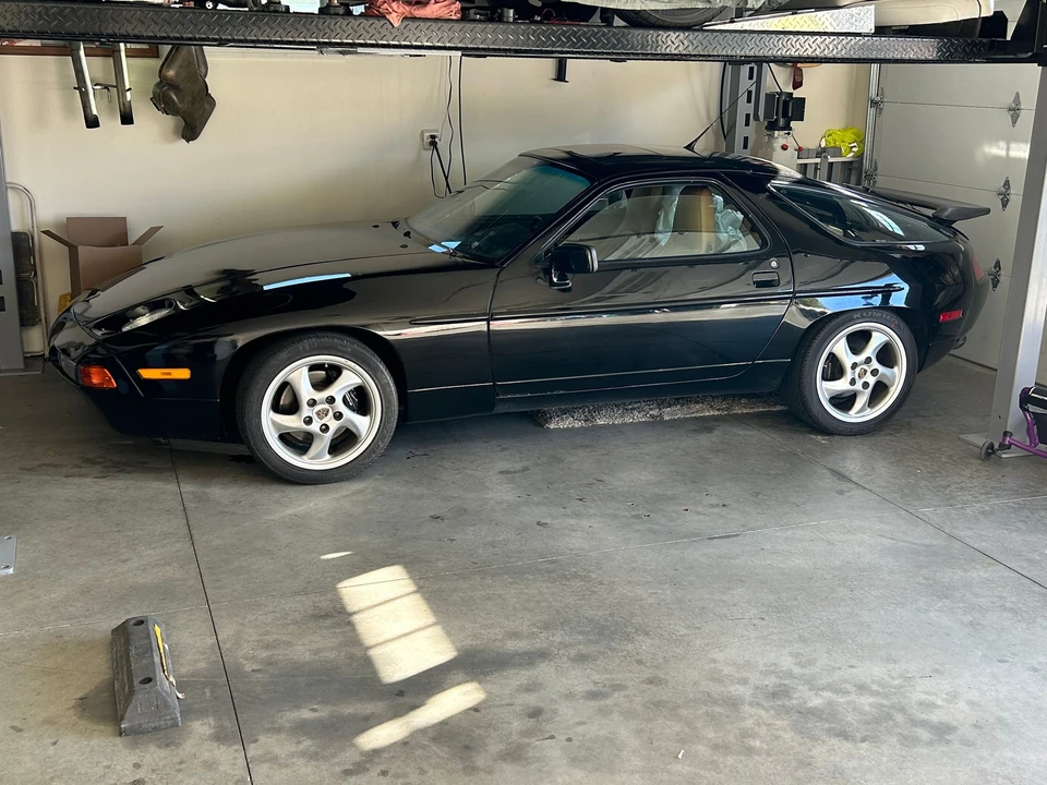 1989 Porsche 928 S4 - Image 8 of 22