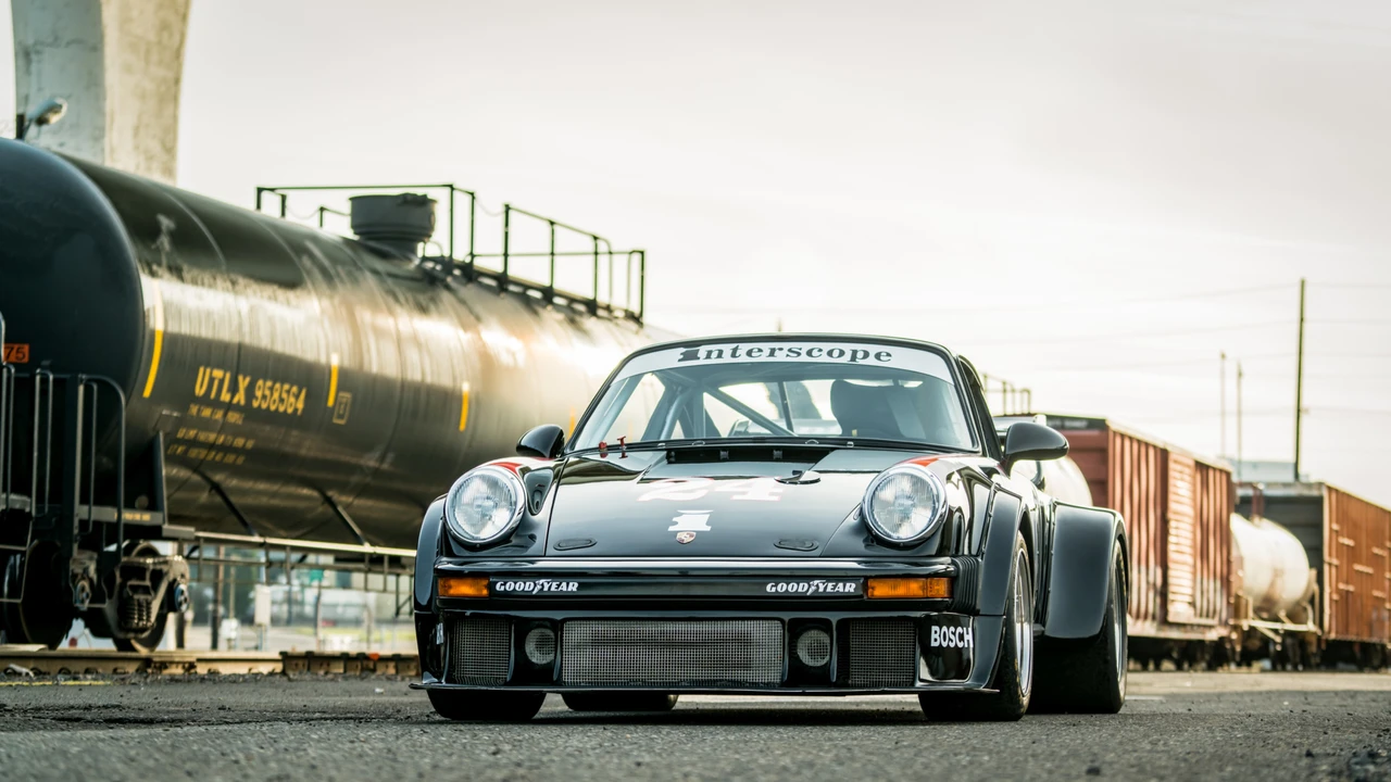 Porsche 930 Turbo - Image 9 of 31
