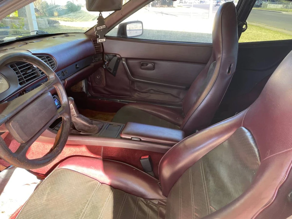 1985 Porsche 944 - Image 9 of 15