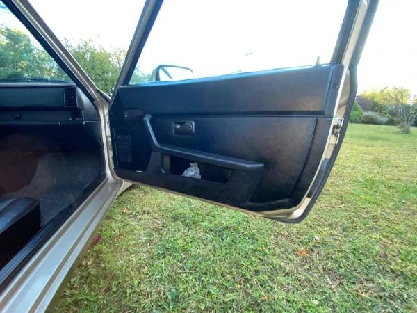 1985 Porsche 944 - Image 14 of 21