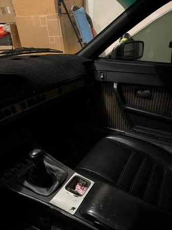 1986 Porsche 944 - Image 10 of 15