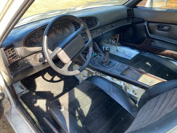 1986 Porsche 944 - Image 6 of 21