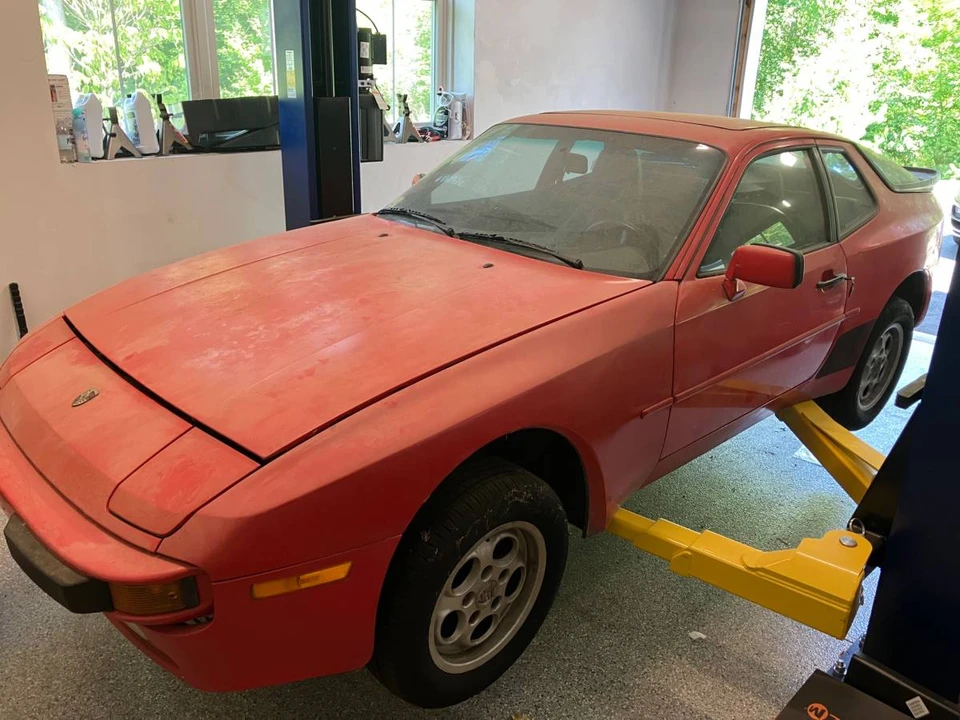 1986 Porsche 944 - Image 2 of 7