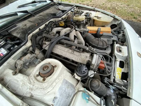 1986 Porsche 944 - Image 11 of 21