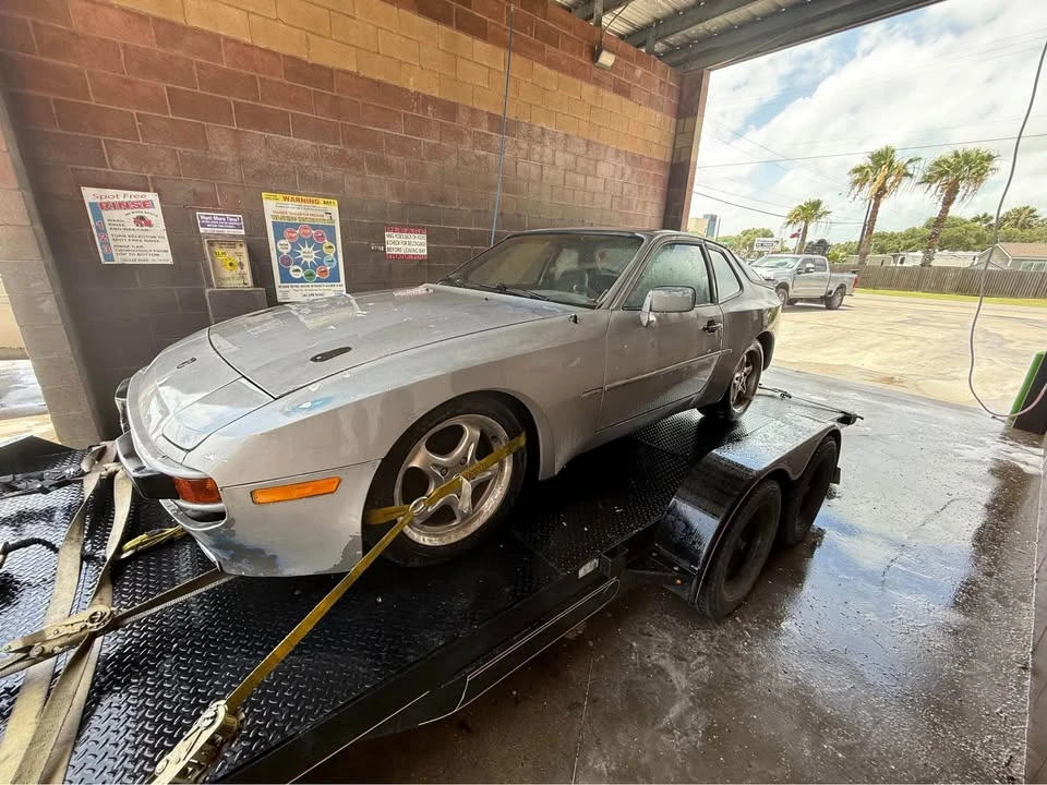 Porsche 944 - Image 2 of 4