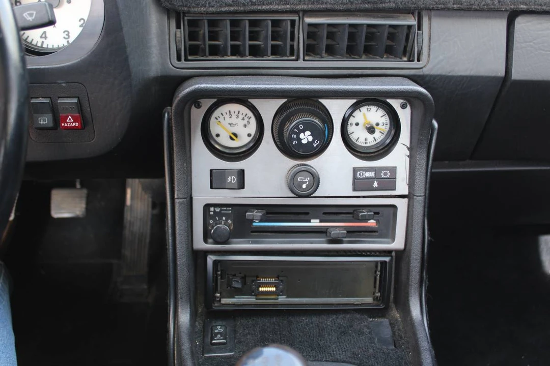 1984 Porsche 944 - Image 7 of 8