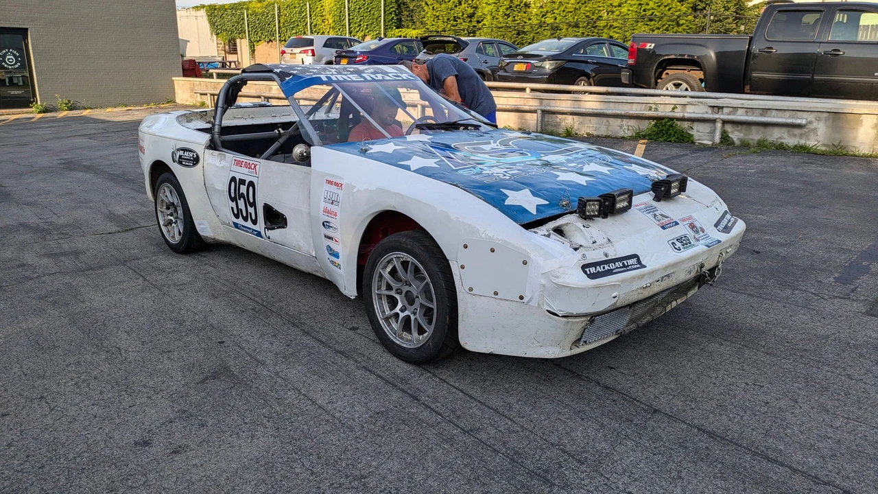 1989 Porsche 944 S2 - Image 2 of 8