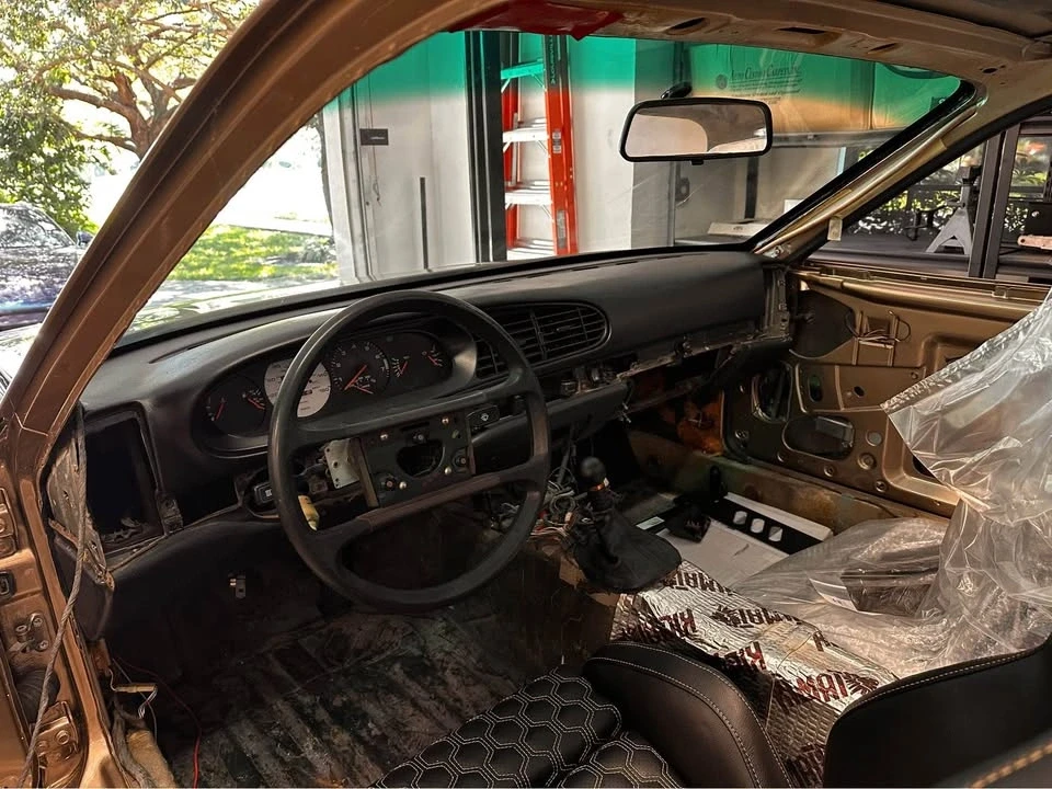 Porsche 944 - Image 9 of 10