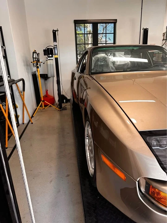 Porsche 944 - Image 7 of 10