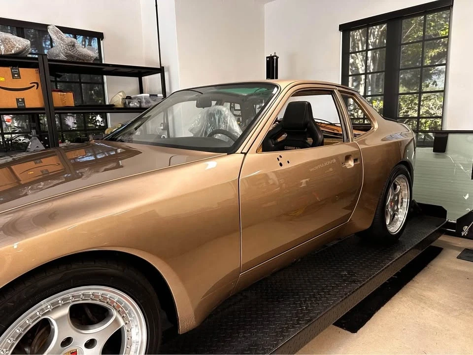 Porsche 944 - Image 3 of 10