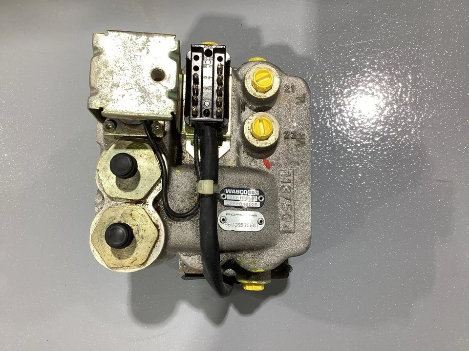 Parts & Memorabilia Mechanical Components - Image 4 of 8